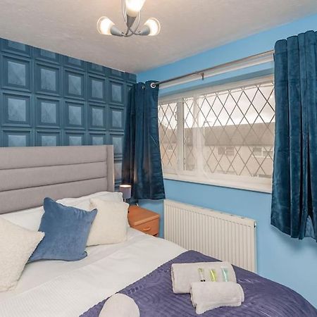 Leed City Centre - Armley Wortley Лідс Екстер'єр фото