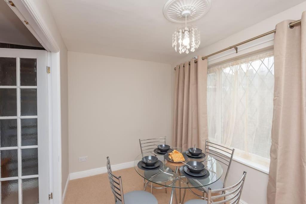 Leed City Centre - Armley Wortley Лідс Екстер'єр фото