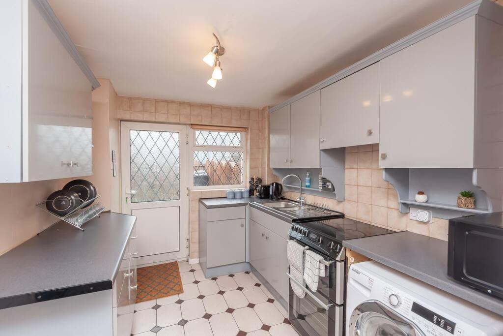 Leed City Centre - Armley Wortley Лідс Екстер'єр фото