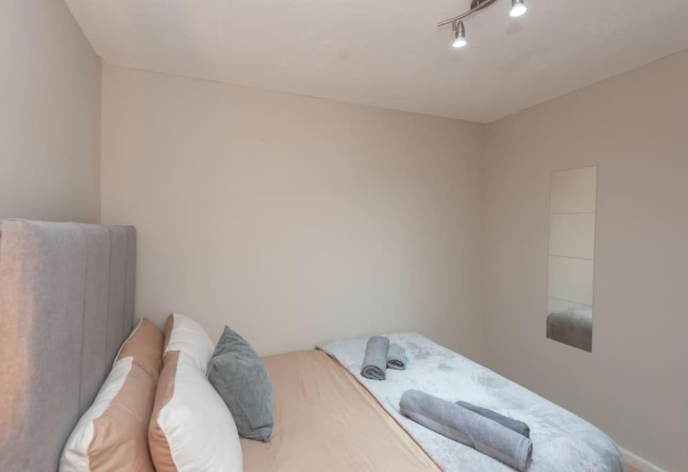 Leed City Centre - Armley Wortley Лідс Екстер'єр фото